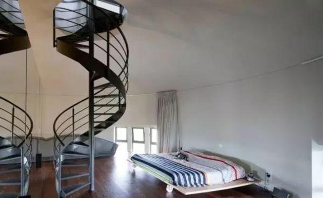 小伙花30万买下破水塔,被人嘲笑也不恼,爆改全景房竟值1500万