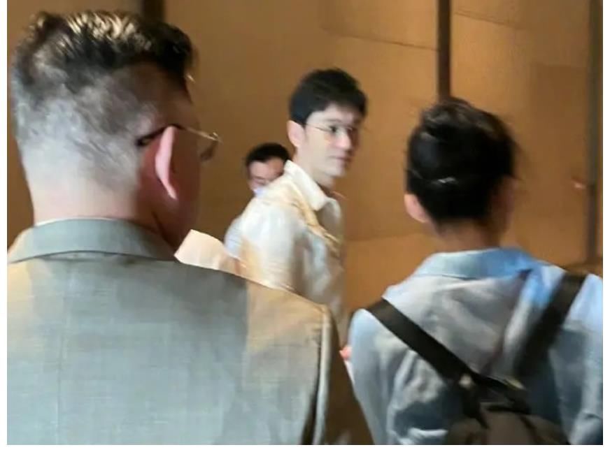 路透|《中餐厅5》路透生图，黄晓明身材比例很抢镜，真实身高一目了然