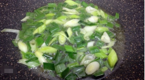 大家一定不要错过这碗面,做法超简单,味道超鲜美,连汤都要喝光