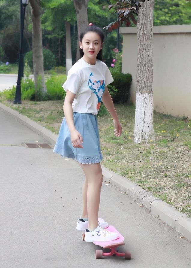 长高|孩子腿部有2个特点,是大长腿的“特征”,长得晚也能后来居上