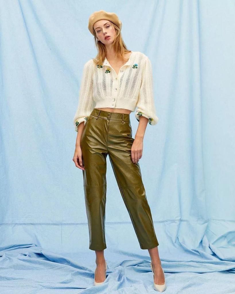  纸袋裤|别老穿阔腿裤了，今年秋冬这4条裤子最流行！