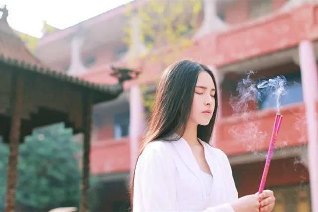 朱自清|与别人交谈时，少说这三件事，福气会越来越多