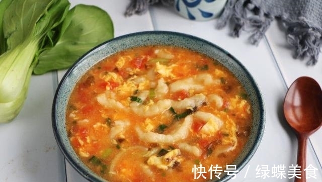 一款暖胃营养早餐，10分钟就能做好，没有鱼的小鱼面