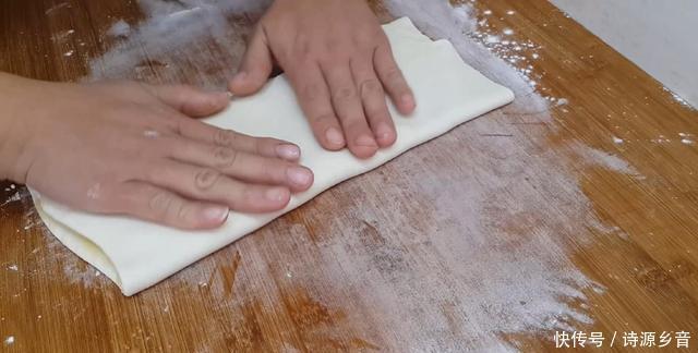 金丝手抓饼|面粉这样做太香了,开水一烫,做出创意手抓饼,做一次三天不起早