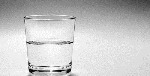 高血压患者|高血压晚上要喝水吗?对身体有何好处?医生:4个注意事项要牢记