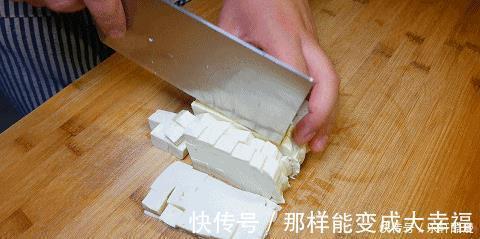 豆腐|1块豆腐,4个鸡蛋,简单处理往锅里一倒,出锅满屋飘香,超下饭