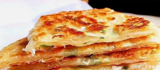 面饼|外酥里嫩的葱油饼,搭配小米粥,早餐来一份,一口下去元气十足!