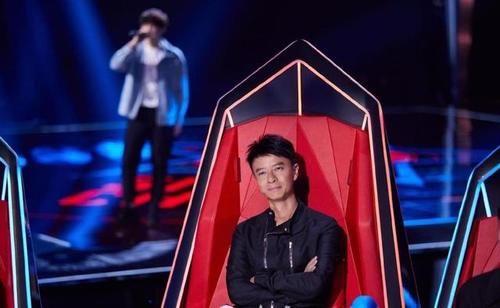 用力过猛|《好声音》11强淘汰赛,3人离开太遗憾,1人用力过猛唱累导师