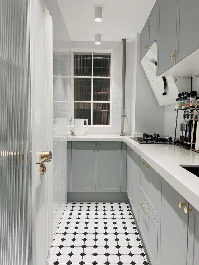 锅底|厨房不足5平米，却高级感十足！这些用心的“细节”处，值得学习