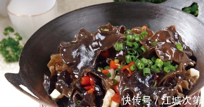 内科|常吃黑木耳好处多,燃烧脂肪利减肥,还能提高免疫力