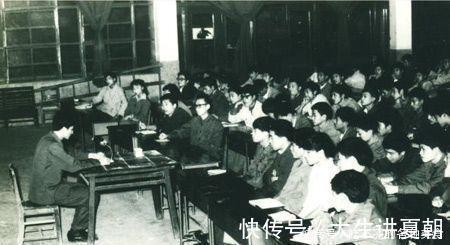 学子|一组老照片，再现1977年恢复高考时的场景，无数学子改写命运！