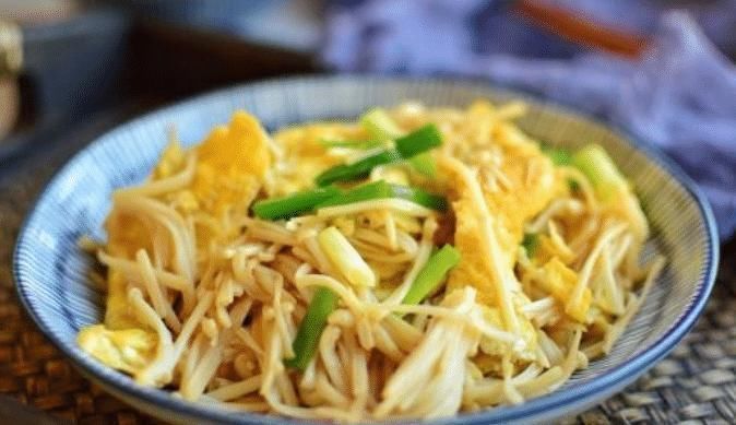 这菜被称作天然“补脑菜”，每天炒一盘，简单易学，脑瓜更聪明