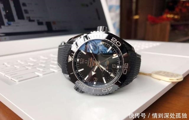 香港海关缴获的腕表堆积如山!专家开箱鉴定被这做工看呆了称这技术不输正品啊