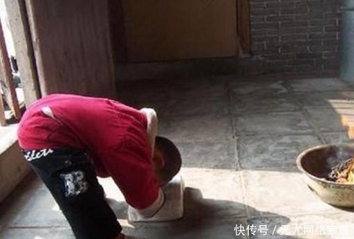 祈福|60年代初期,中国百姓过春节,上供磕头祈福你那还流行吗?