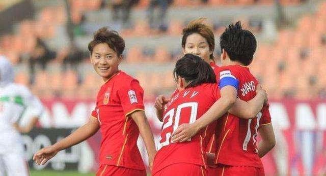 女足|凌晨1点，足协做出争议决定：中国女足遭重创，球迷质疑声一片