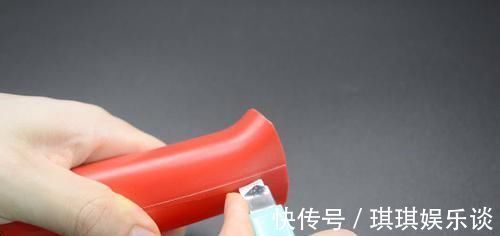 美工刀|空洗衣液瓶子别扔了，改造一下，秒变塑料袋防勒手神器，太实用了