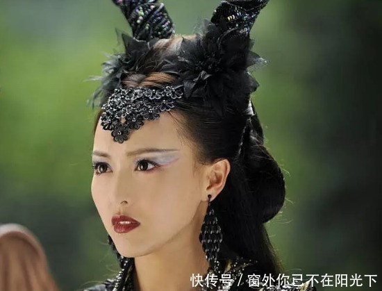 |僵尸搞笑生存狂虐的梯子僵尸,疯狂冲击植物阵地