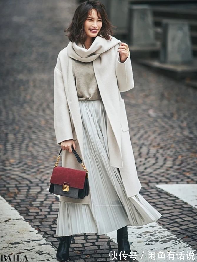 脚踝|秋冬穿裙子别露脚踝了,这3种“养生搭”也时髦,配大衣好显气质