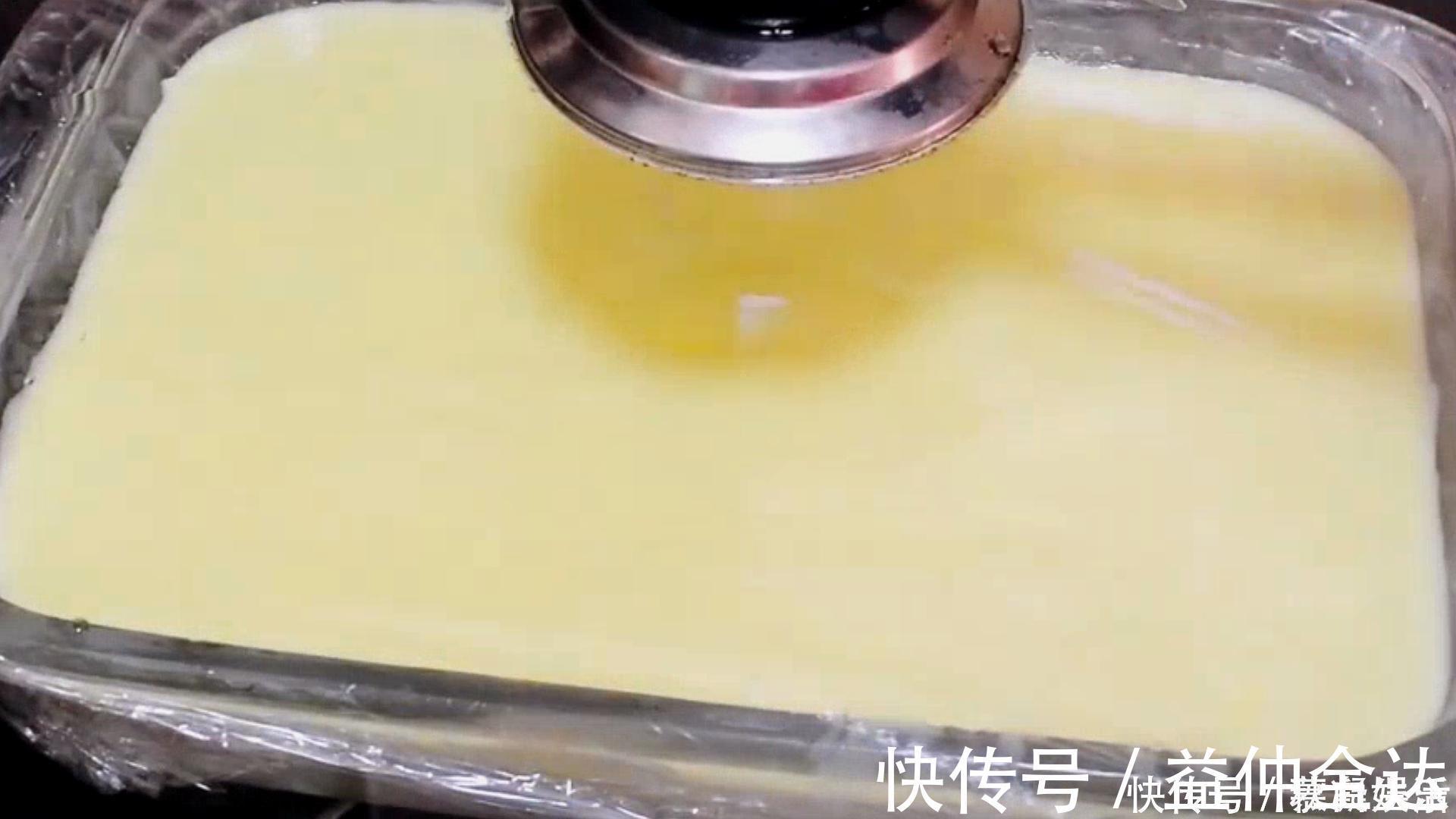早餐|真正的懒人早餐,两个鸡蛋,一盒酸奶,筷子一搅吃出新花样
