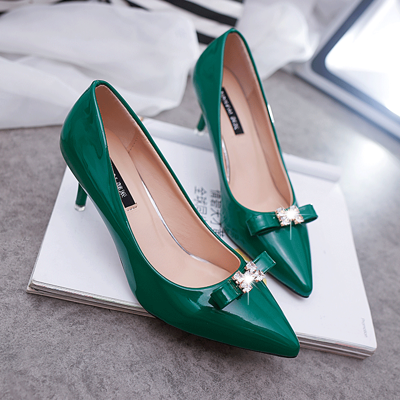 女神|尖头细跟高跟鞋，是时尚界不变的主题，让你秒变女神