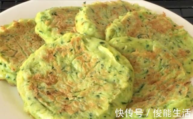 黄瓜如此做法,清香扑鼻,口感软绵,不加一滴水,非常适合做早餐