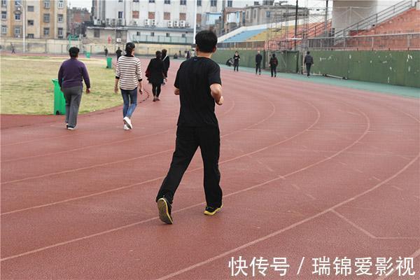 膝盖|50岁后经常跑步，是养生还是会加速膝盖衰老？此文给出了分析