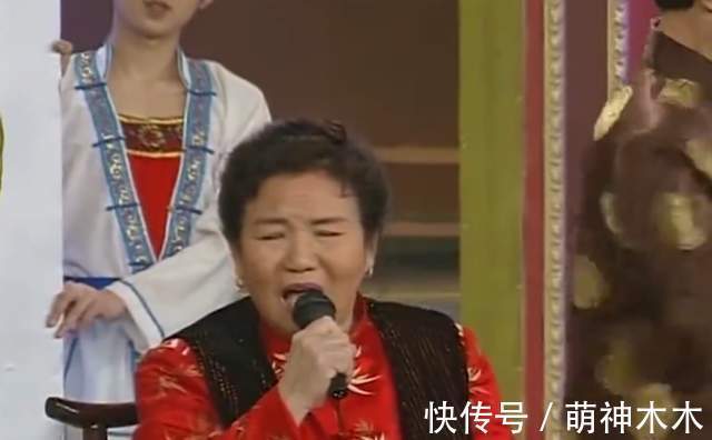 |春晚幕后惊险小插曲:倪萍现编段子,王菲救场,赵本山崩溃大哭