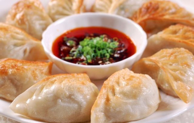 放油|做炸饺子时,你先放油还是水大多数人点错了,难怪饺子味道不好