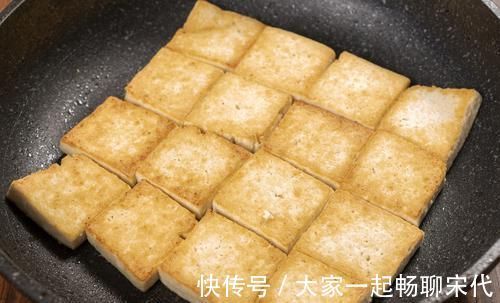 不粘|煎豆腐,不要直接下锅煎,牢记5个诀窍,不粘锅不易碎,外酥里嫩