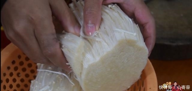 金针菇最好吃的做法，简单美味又下饭，看看你喜欢吃不？