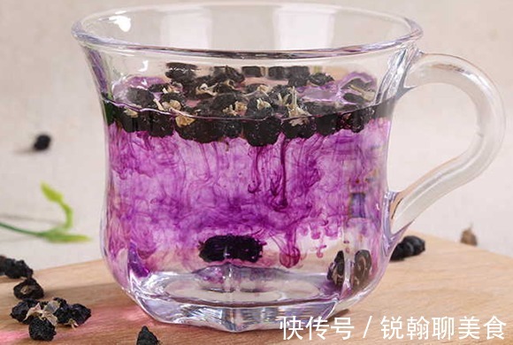 睡眠质量|女性不想脸部松弛,此物每天晚上吃几颗,皱纹不见了