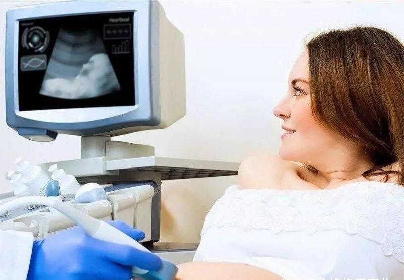 剖腹产需不需要提前住院？还是当天才去？