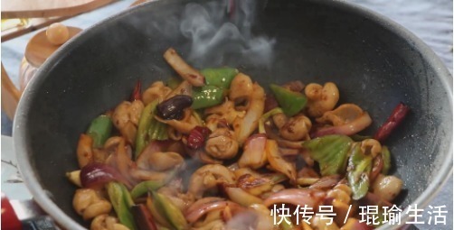 猪大肠这样做实在太香了，我家隔三差五就吃一次，比红烧肉还解馋