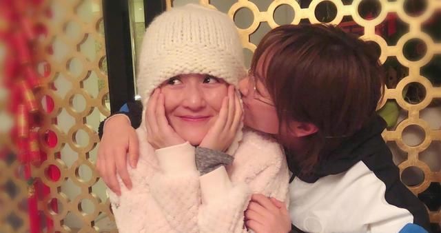 主持人 谢娜四个字暗示退出《快本》,多种迹象表明,只是为了逃避法律