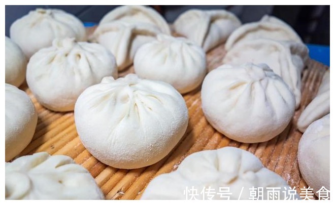 蒸包子除了放酵母粉以外,再多放入1样食材,包子暄软有弹力,香