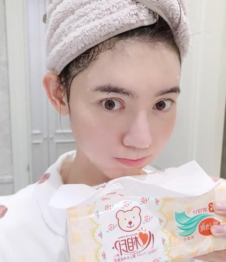 睡前做到这五件事，对峙一段时间，你也能领有“牛奶肌”