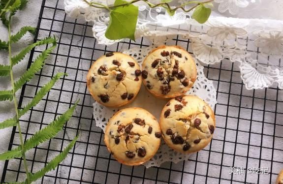 蛋糕样子可爱,口感松弛,蜜豆蛋糕营养丰富