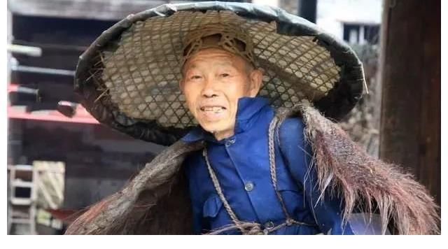 财主&要账上联:借新账,还旧账,借账还账,账还账,下联让人感同身受