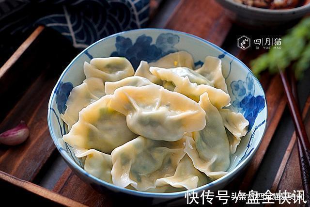 包饺子还是素馅更香，闻着就流口水，吃一次5块钱，给肉都不换