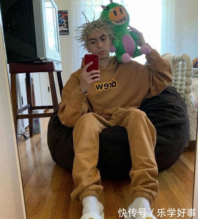 滑板 撩LV总监,穿10W天价球鞋,他是我见过最“烧钱”的板仔!