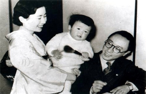 发现|郭沫若走后,妻子清理遗物时发现一张老照片,几天之后便自缢而亡