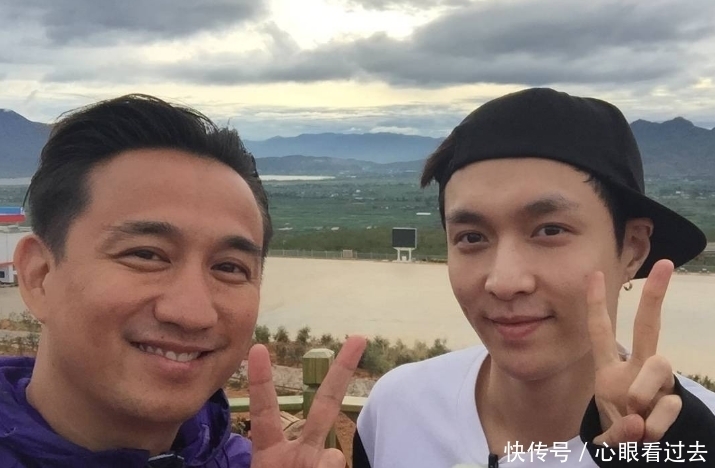 黄磊 杨紫加《向往》全员微信,唯独不加张艺兴,理由让人恨不起来