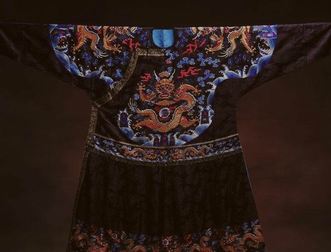 从来不|古代皇帝的龙袍从来不洗,嫔妃是怎么忍受味道的?原来还有这一招