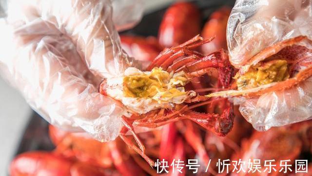 老少皆宜|虾头里的是虾黄还是虾屎很多人不懂，闹笑话了，以后别再乱吃了