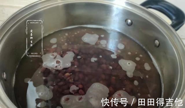 红豆|入冬了，女人每天早上喝一碗它，简单营养又香甜，热乎乎的真舒服！