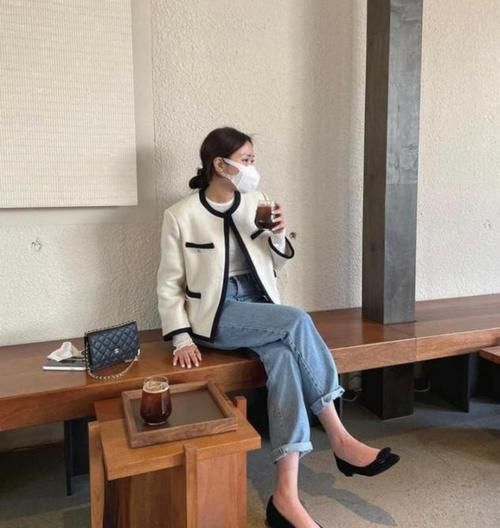 开春的薄外套，这4件一定要买，百搭还特显气质