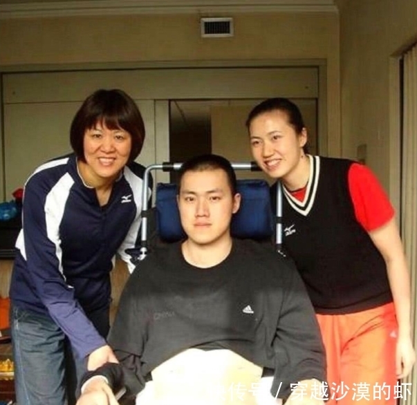 富商|“女排”周苏红,照顾瘫痪丈夫5年后,为何突然改嫁大9岁富商?
