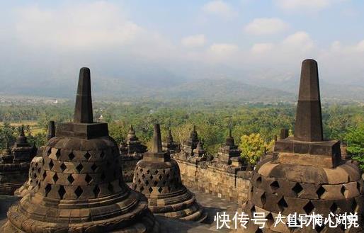 一命胜造七级浮屠, 浮屠到底是什么意思