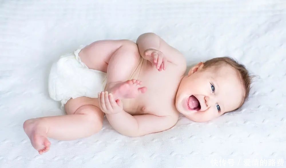 每天三分钟就能教出聪明宝宝,0~3个月早教游戏大全