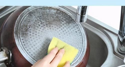 不锈钢锅变黑千万别用钢丝球刷!学会这5招,锅底焕然一新!